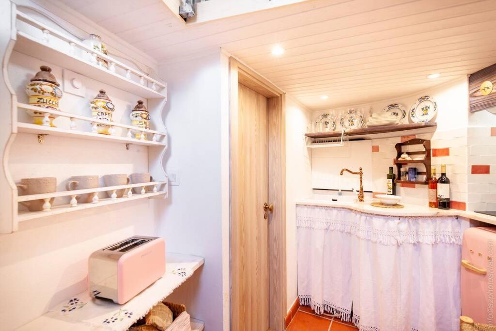 Cozy Windmill Close To The Beach Луриня Екстериор снимка