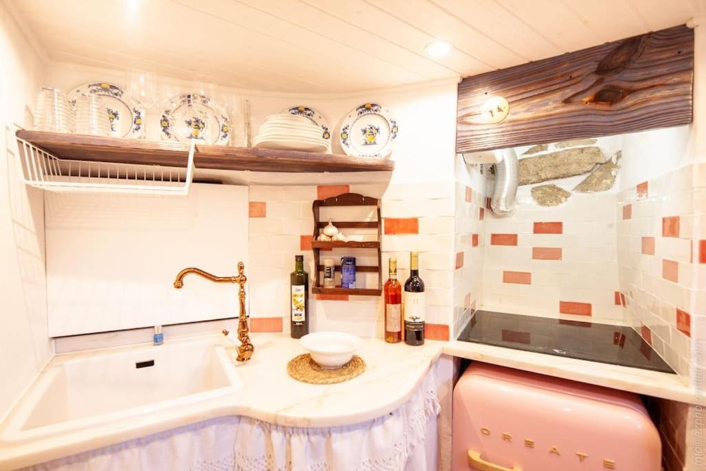 Cozy Windmill Close To The Beach Луриня Екстериор снимка