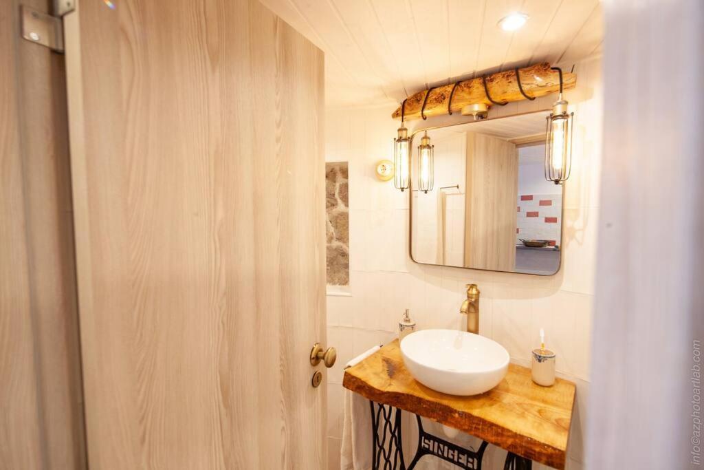 Cozy Windmill Close To The Beach Луриня Екстериор снимка
