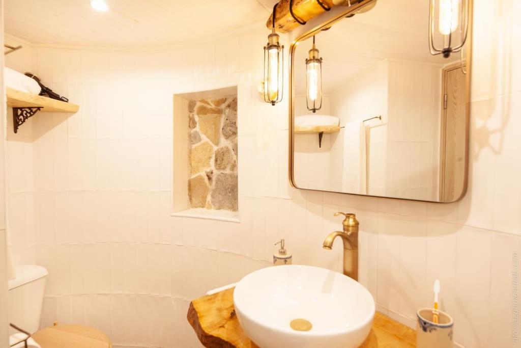 Cozy Windmill Close To The Beach Луриня Екстериор снимка